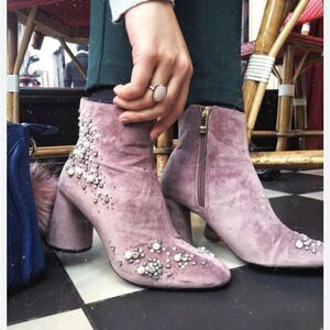 Zara women’s faux suede purple zip up booties rhinestone pearls country western